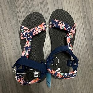 Woman’s comfortable fit scarf printed sandals.
